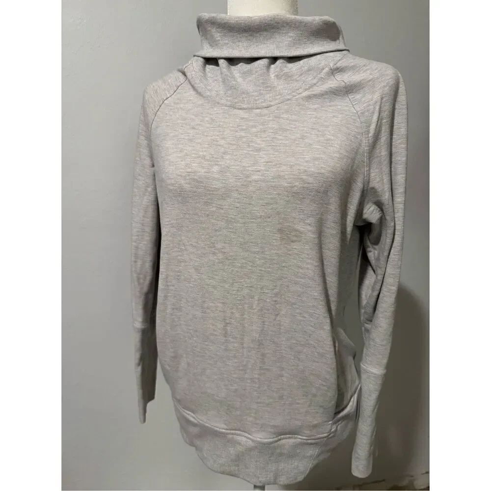 Lululemon pleated back cowl neck sweatshirt 6